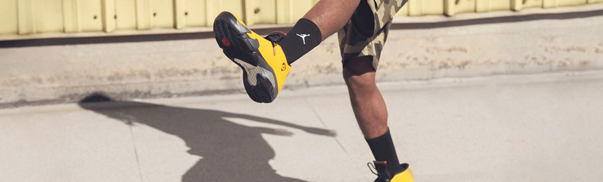 Air Jordan 14 Reverse Ferrari