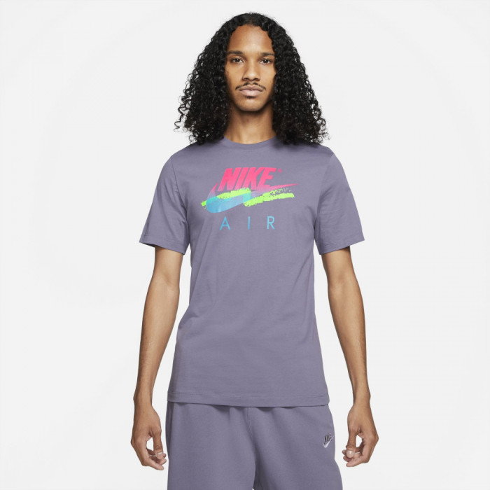 purple and red nike shirt