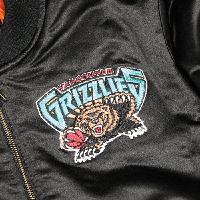 Veste NBA Vancouver Grizzlies Mitchell&Ness Flight Satin Jacket image n°3