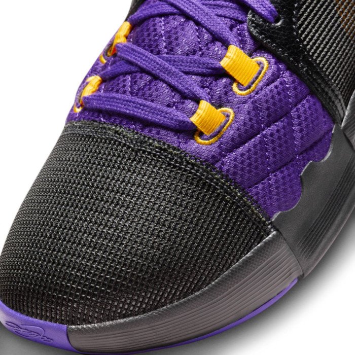 Nike Lebron Witness 8 Lakers image n°9