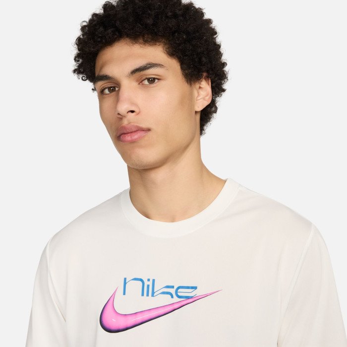 T-shirt Nike Worldwide Basketball image n°3
