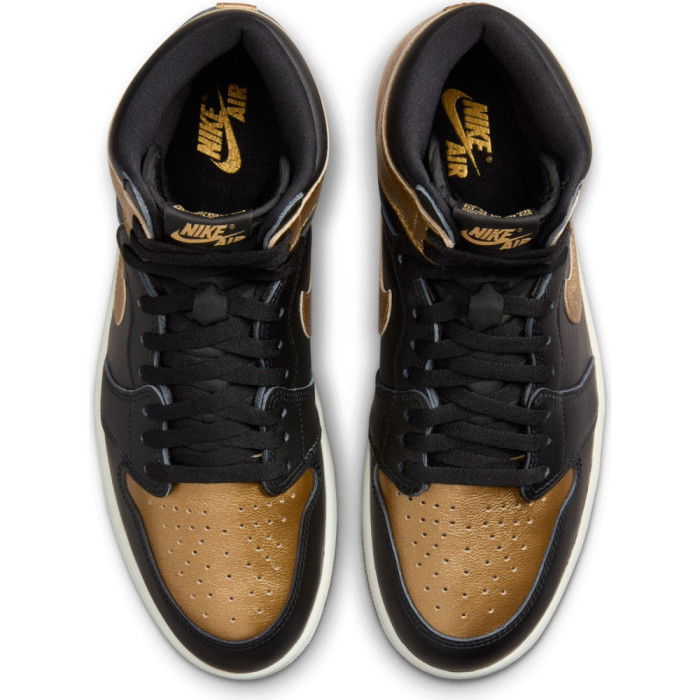 Air Jordan 1 Retro High OG Black and Gold image n°4