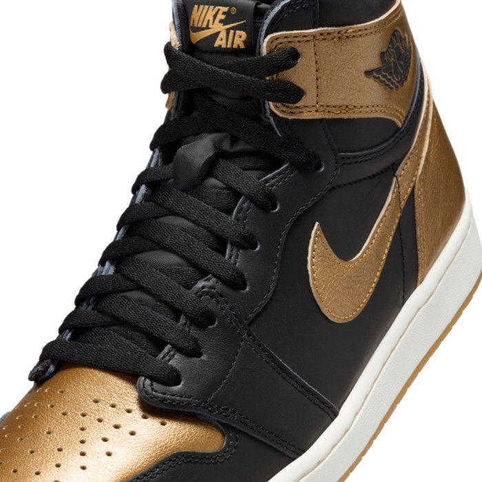 Air Jordan 1 Retro High OG Black and Gold image n°5