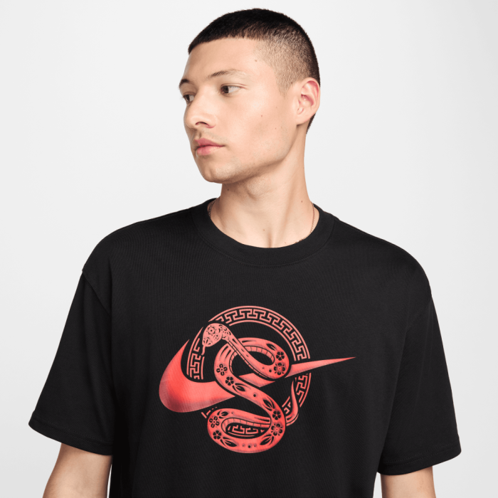 T-shirt Nike Sportswear black image n°1