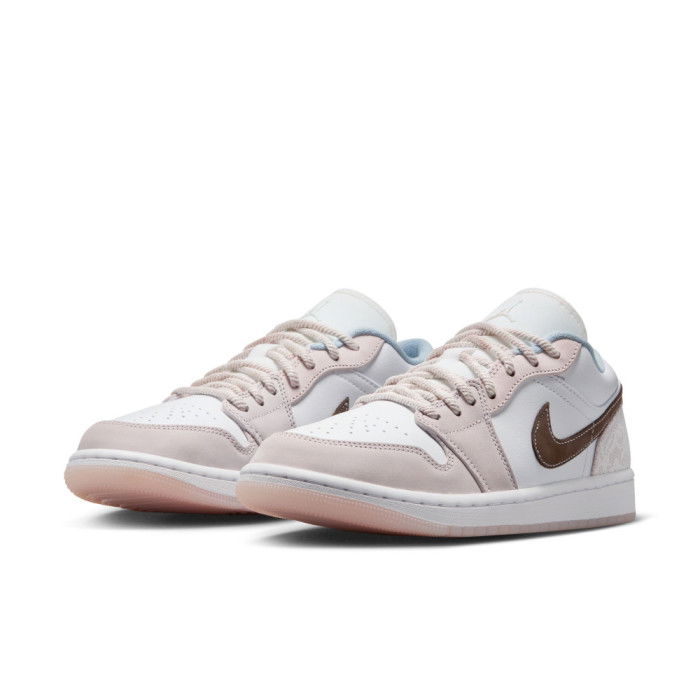 Air Jordan 1 Low ironstone soft pink