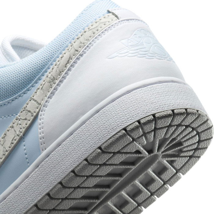 Air Jordan 1 Low SE Blue Tint