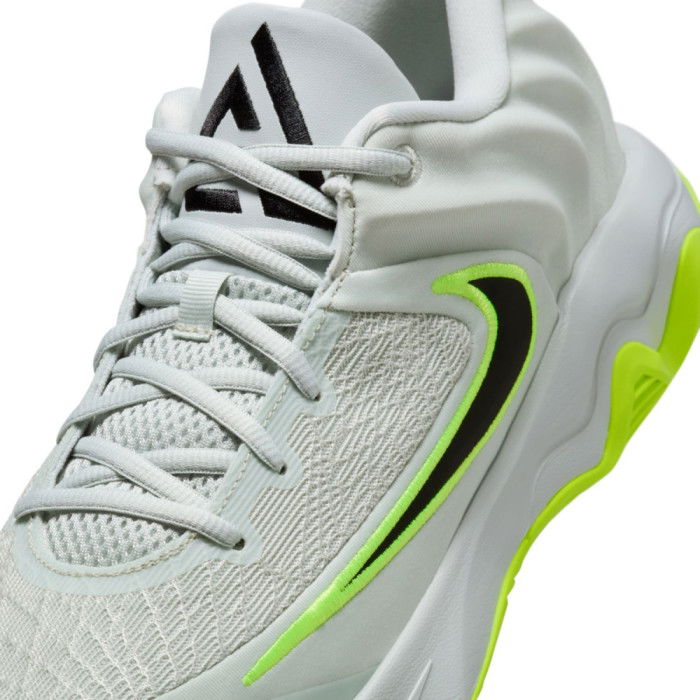 Nike Giannis Immortality 4 Silver Volt