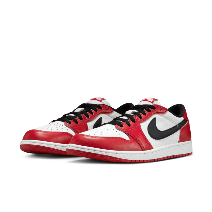 Air Jordan 1 Retro Low OG Chicago