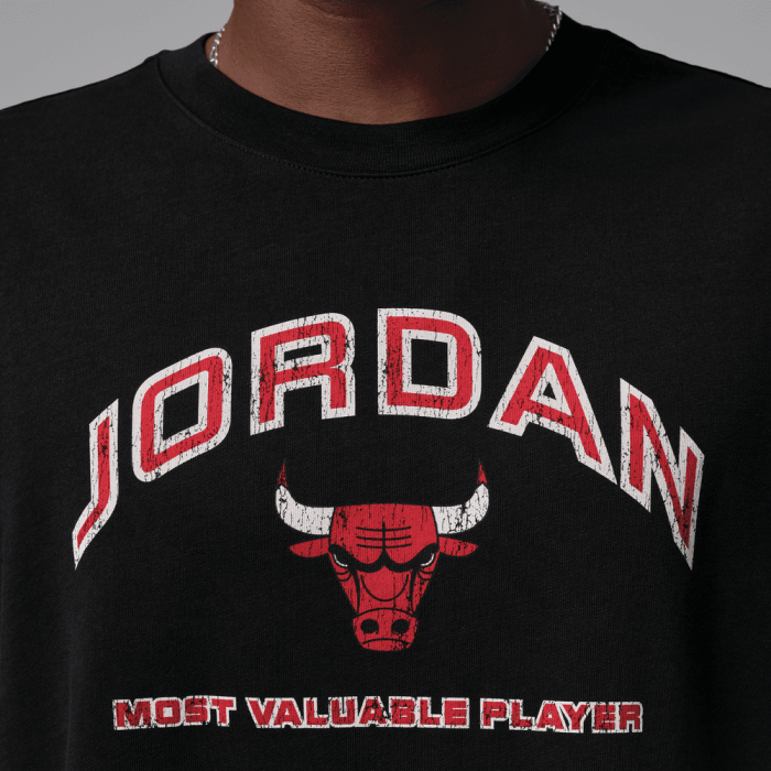 T-shirt Jordan Flight Essentials black/university red NBA