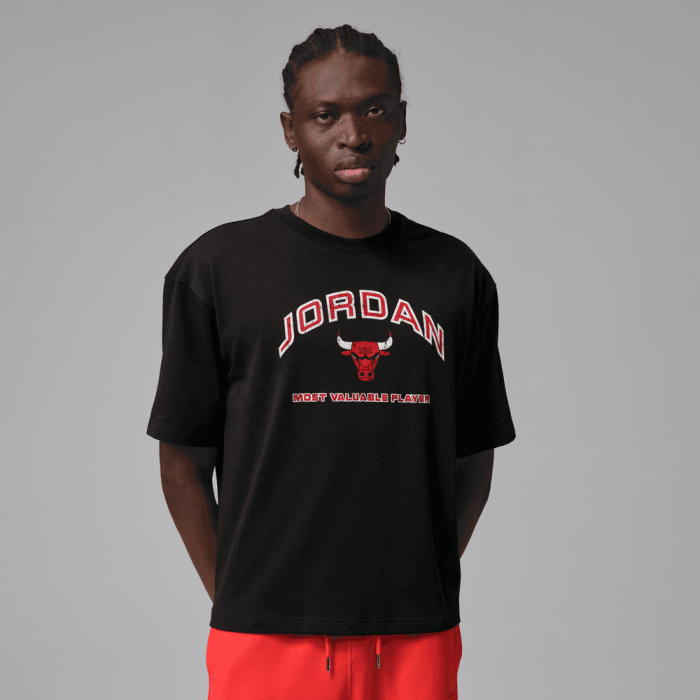 T-shirt Jordan Flight Essentials black/university red NBA