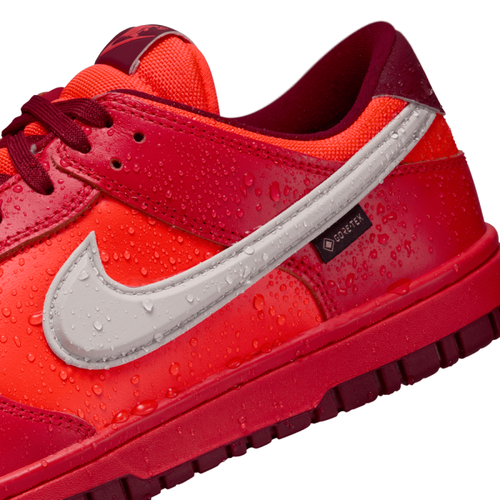 Nike Dunk Low Gore-tex total crimson/lt iron ore-lt crimson
