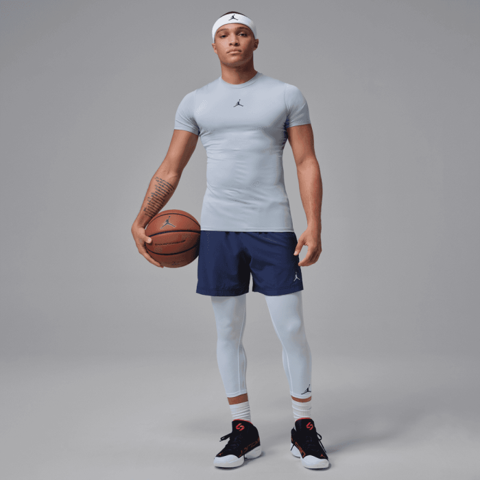 T-shirt de compression Jordan à manches courtes Sport gris