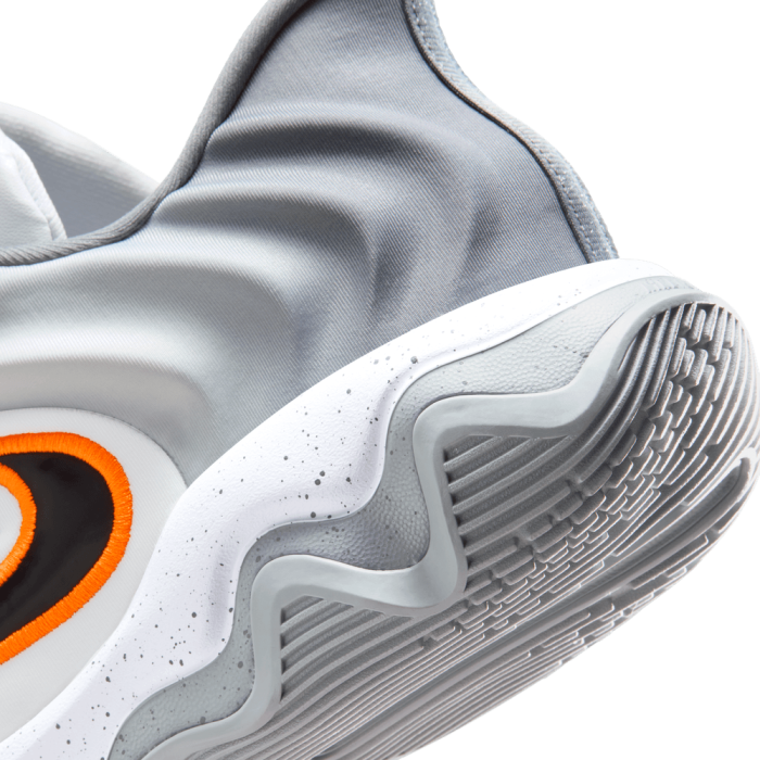 Nike Giannis Immortality 4 white volt