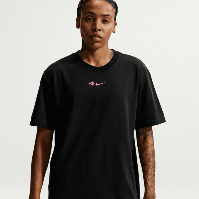 T-shirt Nike A'ja black pink