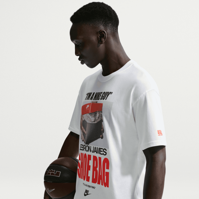 T-shirt Nike LeBron Shoe Bag white