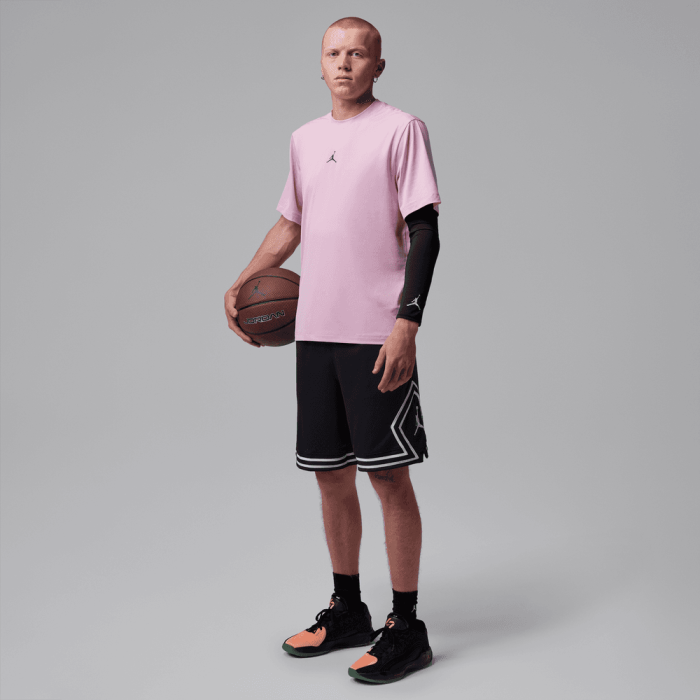 T-shirt Jordan Sport Essentials iced carmine