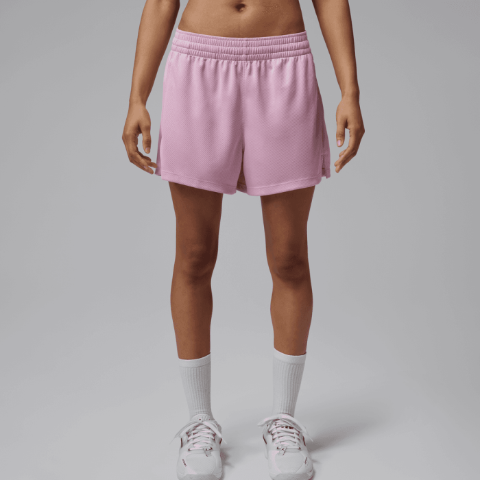 Short Jordan Sport Mesh Dri-Fit pour femmes iced carmine