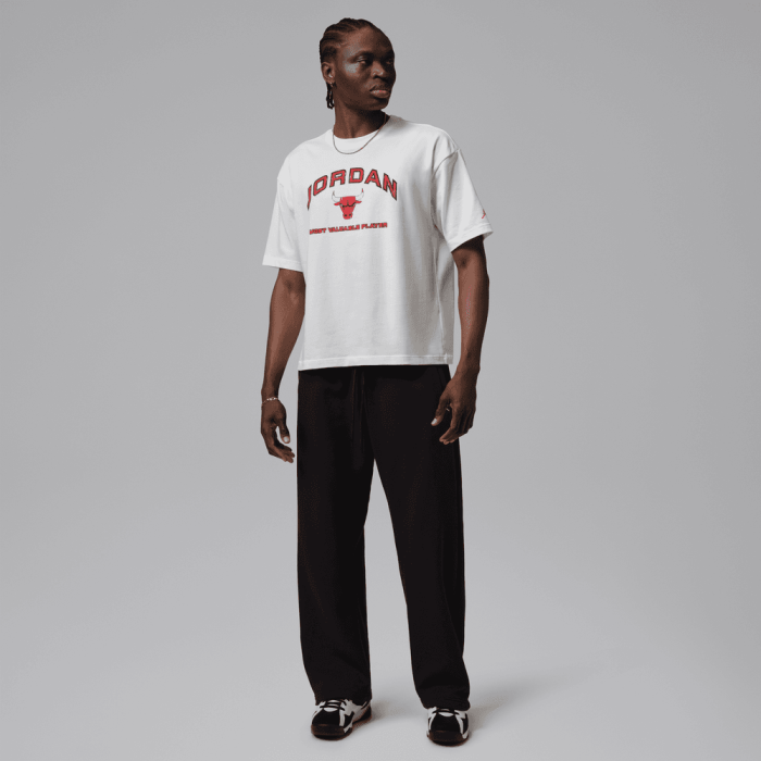 T-shirt Jordan Flight Essentials Bulls Boxy Logo white NBA