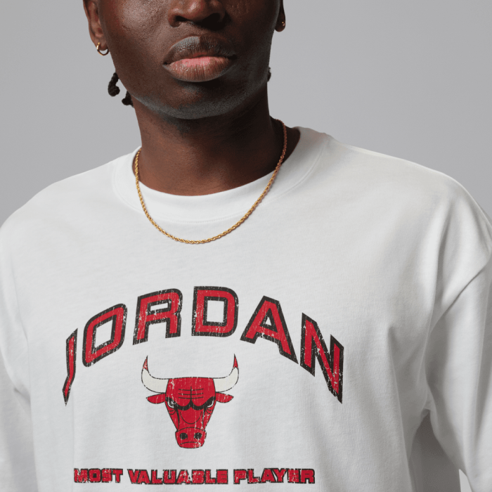 T-shirt Jordan Flight Essentials Bulls Boxy Logo white NBA