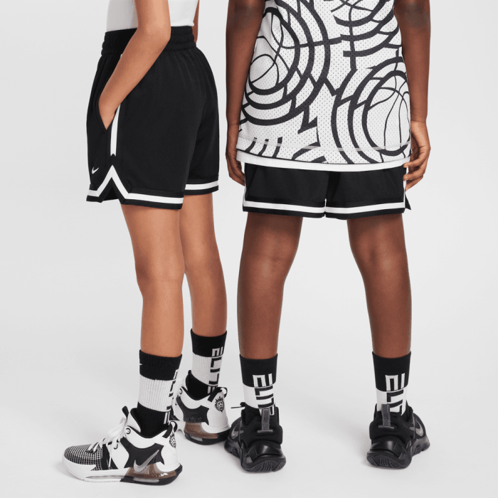 Short enfant Nike DNA black/white