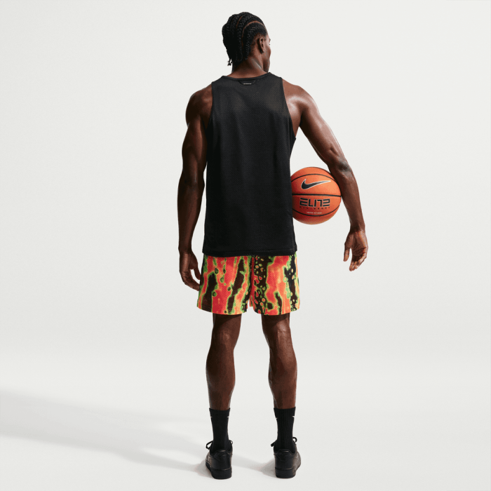 Short Nike Standard Issue turf orange/pale ivory