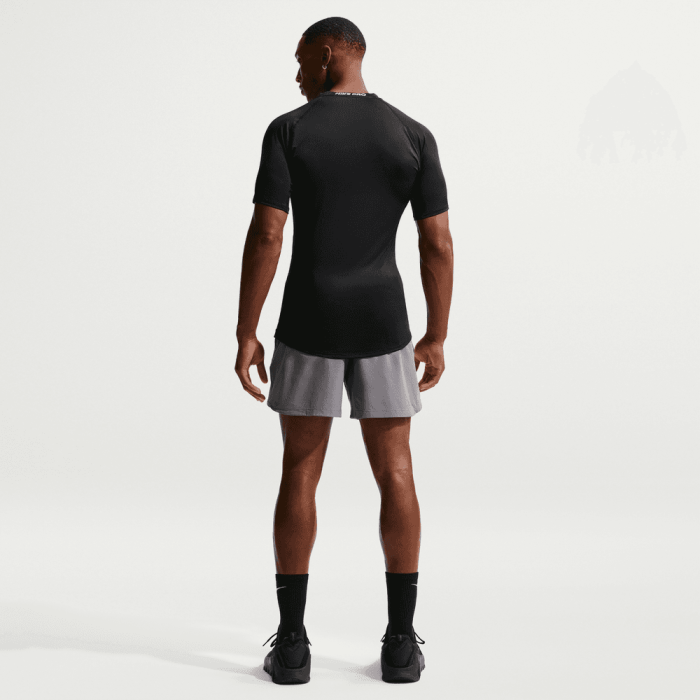 T-shirt Nike Pro black/white