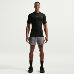 Color Noir du produit T-shirt Nike Pro manches courtes noir