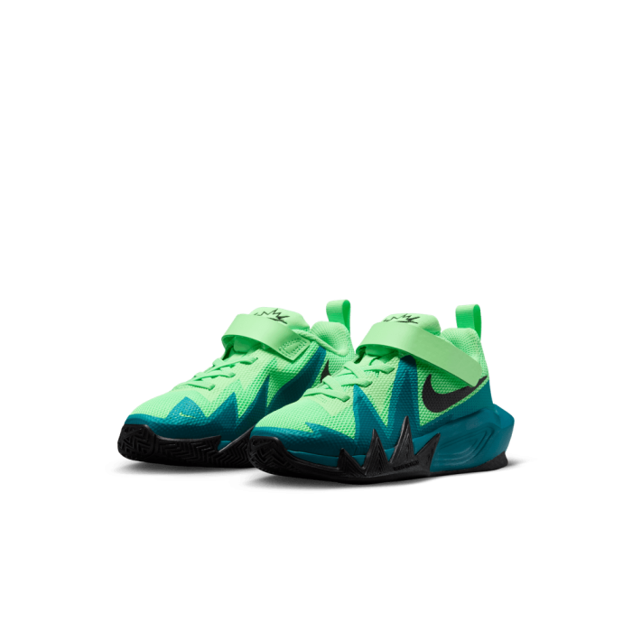 Nike S.t. Dynamite illusion green/black-bright spruce