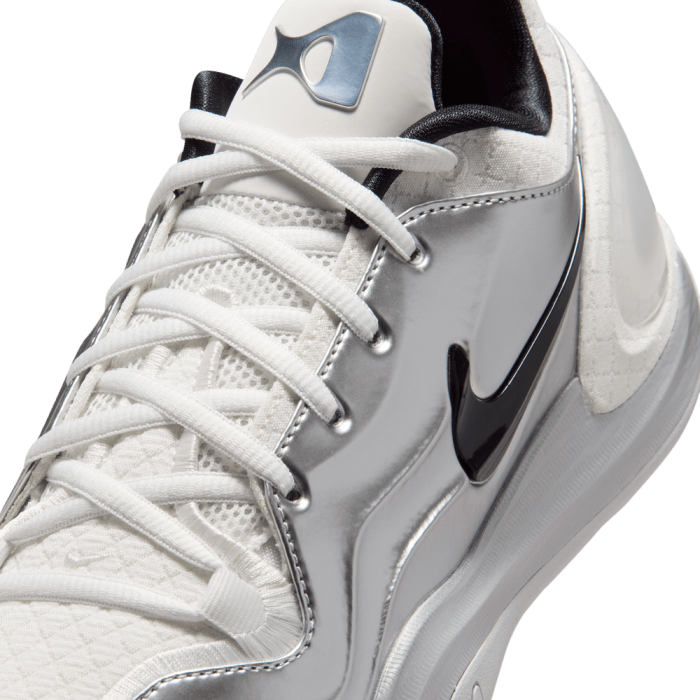 Nike A'two "mirrored" summit white/black-metallic silver