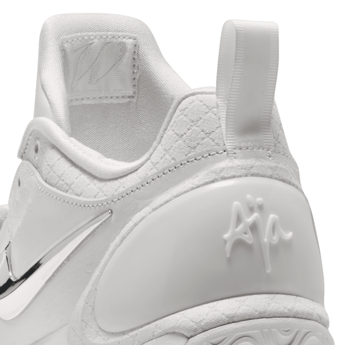 Nike A'two "white Label Lx" sail/metallic silver-black