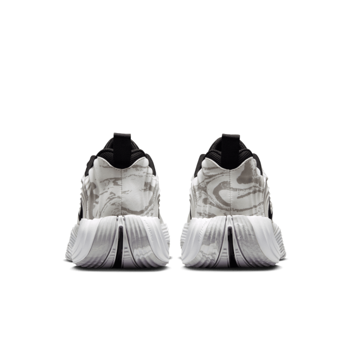 Giannis Immortality 5 white/metallic silver-off white