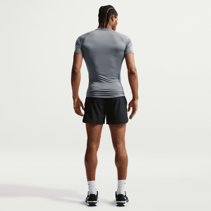 T-shirt Nike Pro smoke grey/black