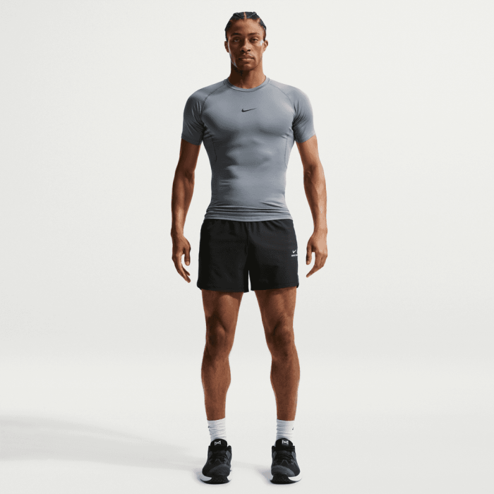 T-shirt Nike Pro smoke grey/black