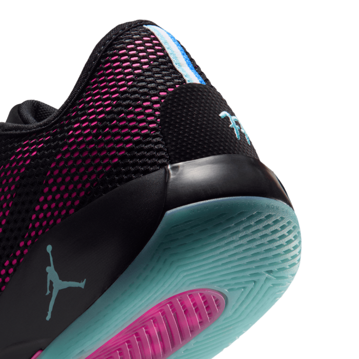 Jordan Luka 77 black/bleached turq-laser fuchsia
