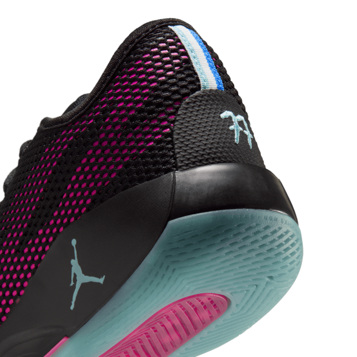 Jordan Luka 77 black/bleached turq-laser fuchsia