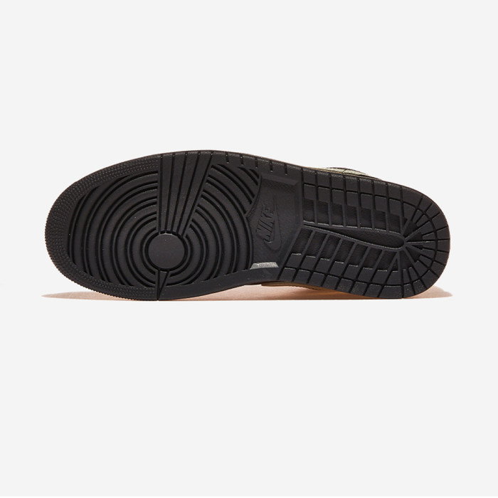 Air Jordan 1 Low Se black/newsprint-spruce fog