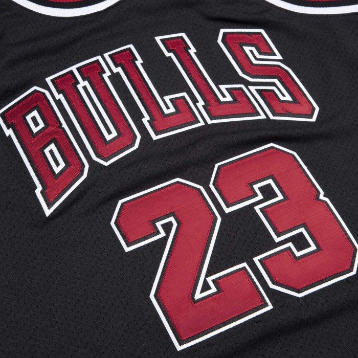 Authentic Jersey '97 Chicago Bulls Ajy4gs18400-cbublck97mjo-2xl 