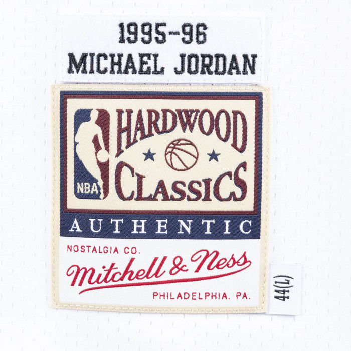 Maillot NBA Michael Jordan Chicago Bulls 1995-96 Authentic Mitchell&Ness Finals image n°5