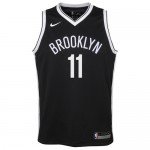 Color Noir du produit Maillot NBA enfant Kyrie Irving Brooklyn Nets Nike...