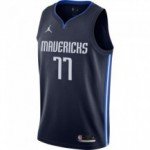 Color Blue of the product Maillot Luka Doncic Mavericks Statement Edition 2020...