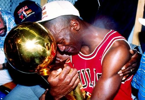 La AJ6 Pinnacle célèbre les 25 ans du premier titre de Michael Jordan 